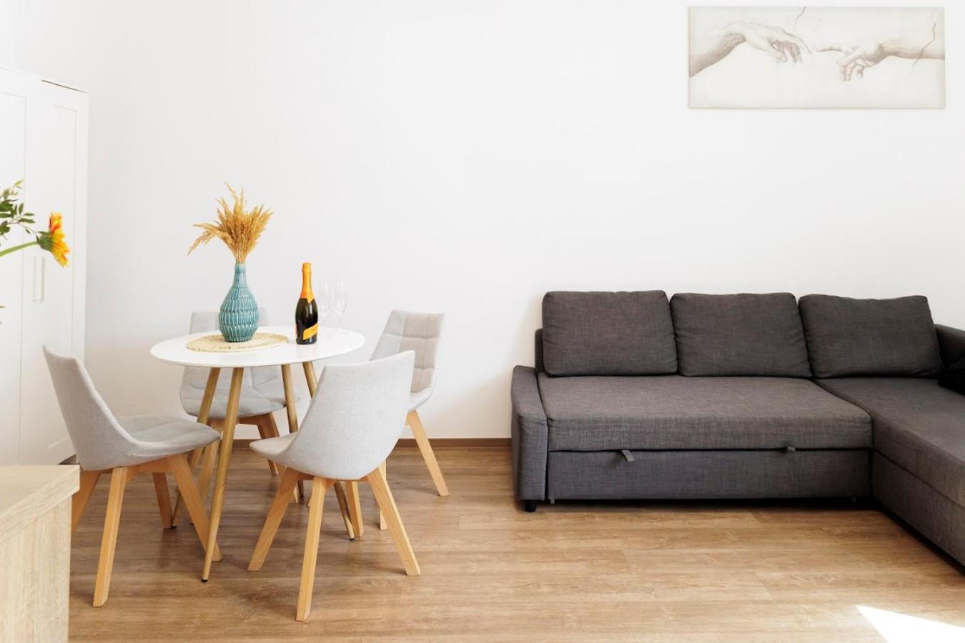 דירות ברטיסלאבה Boutique Flat In Old Town מראה חיצוני תמונה