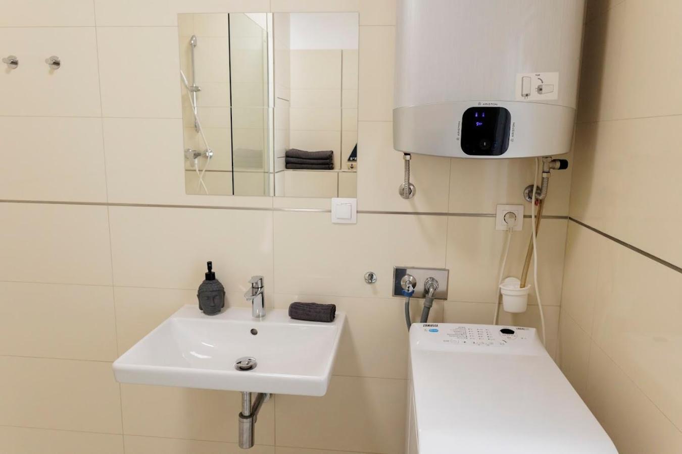 דירות ברטיסלאבה Boutique Flat In Old Town מראה חיצוני תמונה