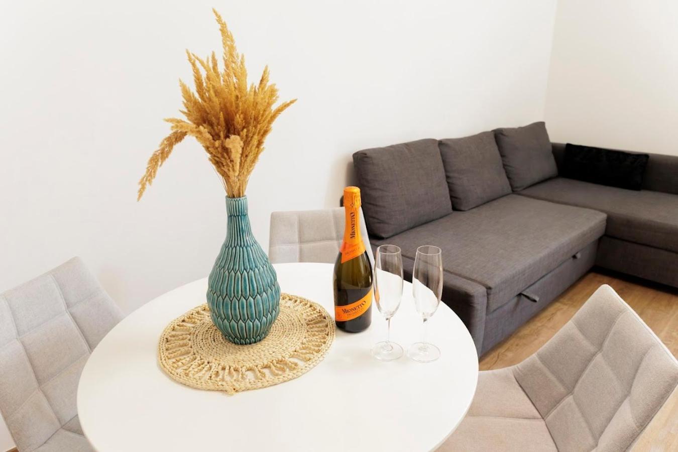 דירות ברטיסלאבה Boutique Flat In Old Town מראה חיצוני תמונה